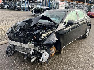 uszkodzony samochody osobowe Mercedes A-klasse  2019/1