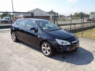 uszkodzony samochody osobowe Opel Astra 1.3 CDTI A13DTE 2010/8