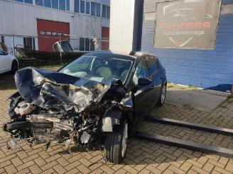 Coche accidentado Seat Leon Leon (5FB), Hatchback 5-drs, 2012 1.4 TSI ACT 16V 2017/6