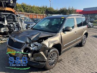 uszkodzony samochody ciężarowe Skoda Yeti Yeti (5LAC), SUV, 2009 / 2017 1.2 TSI 16V 2012/3