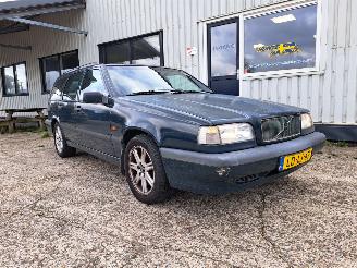 krockskadad bil auto Volvo 850 2.5 I AUTOMATIC. 1995/2